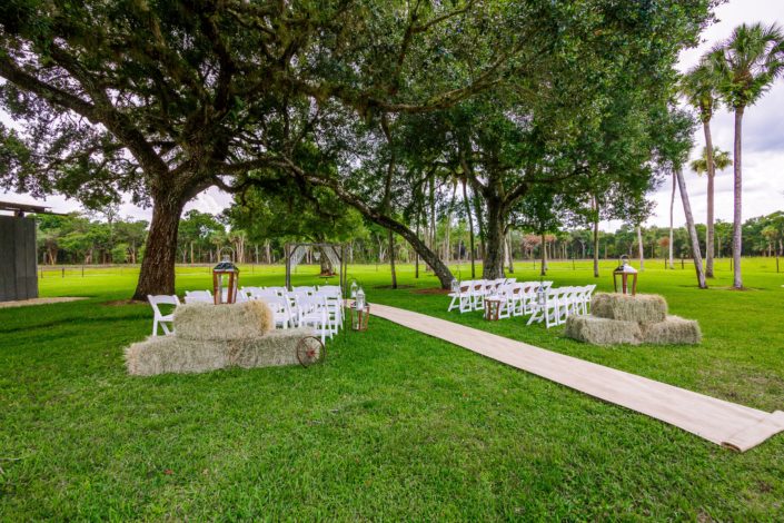 Outdoor Wedding at the Barn at Williams Farms | Southwest Florida